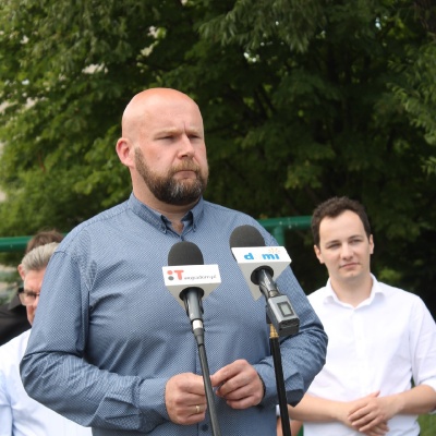 Konferencja Prasowa - głos zabiera Piotr Szmigiel - członek Zarządu Nowej Lewicy w Radomiu